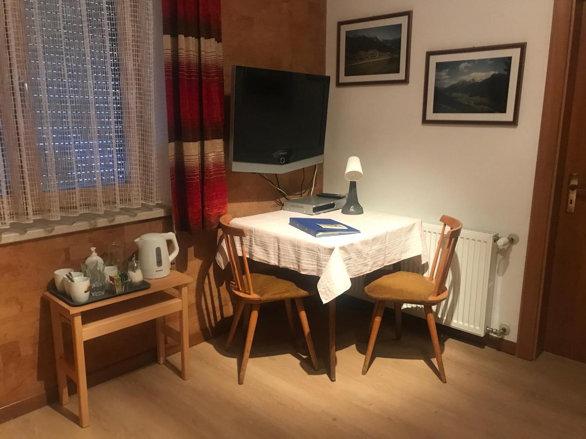 Haus Michael Apartment Villabassa Phòng bức ảnh